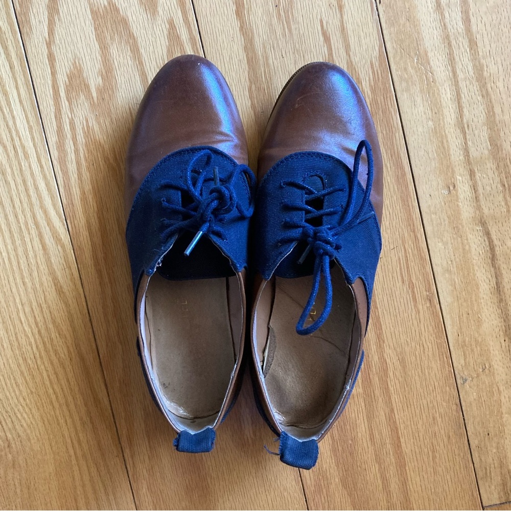 ModCloth Librarian Oxfords (size 6.5)